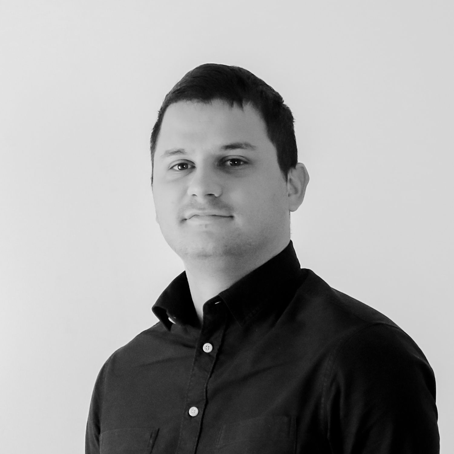 Román Martínez, ingeniero colaborador